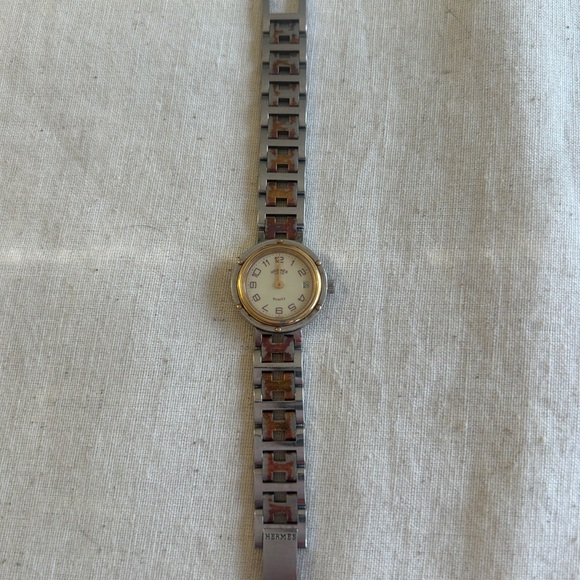 Auth HERMES QZ Clipper Ivory Dial Date Round Watch - Picture 4 of 10